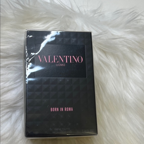 Valentino Other - Valentino Uomo Born in Roma Eau de Toilette with Violet & Vetiver